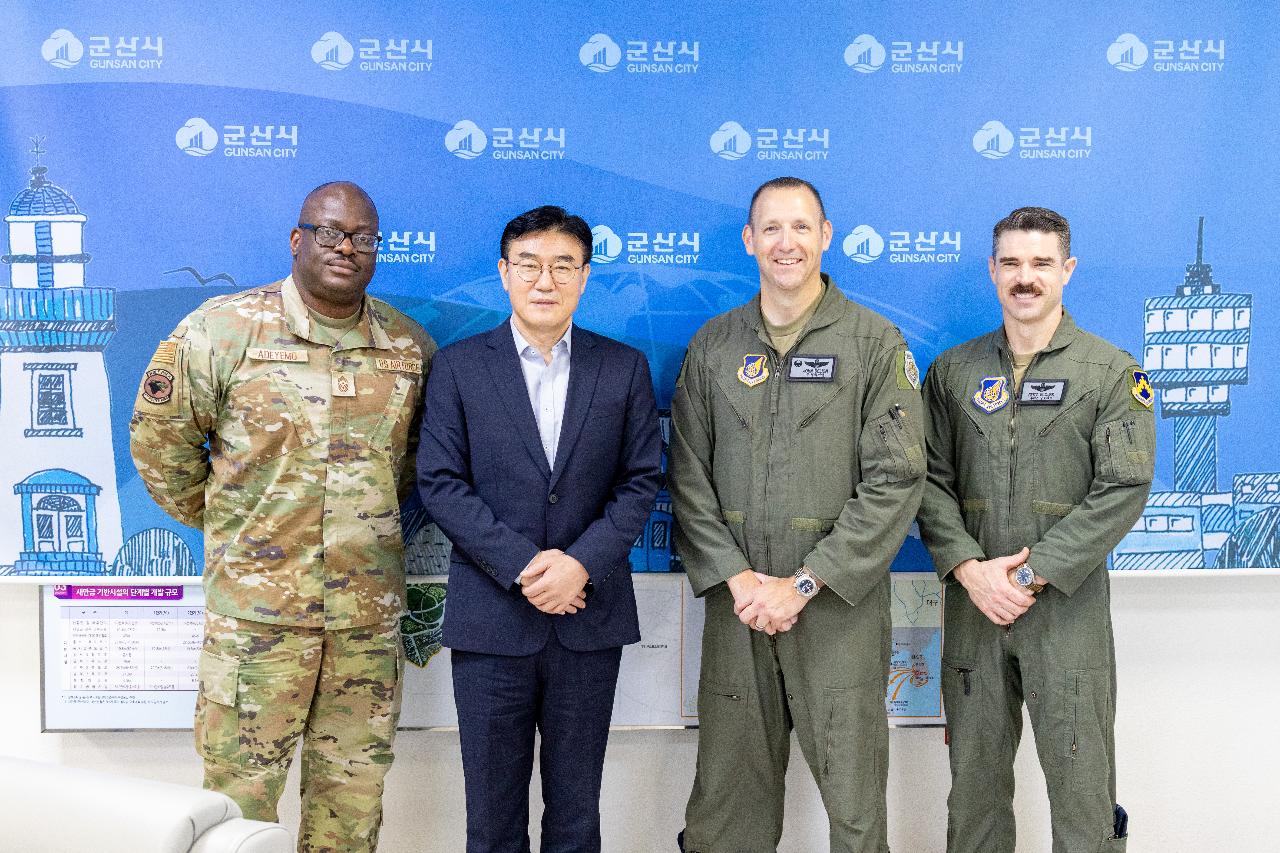 미공군 제8전투비행단 신임단장 예방
