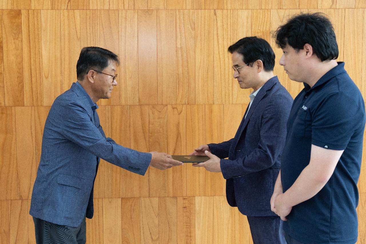 군산시 유망 강소기업 인증서 수여 및 현판식