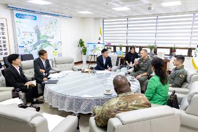미공군 제8전투비행단 신임단장 예방