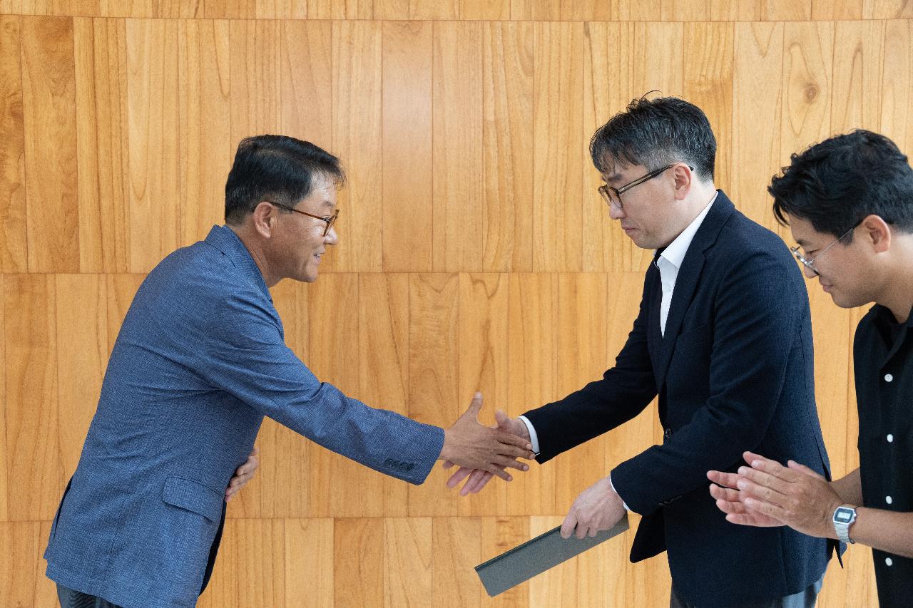 군산시 유망 강소기업 인증서 수여 및 현판식