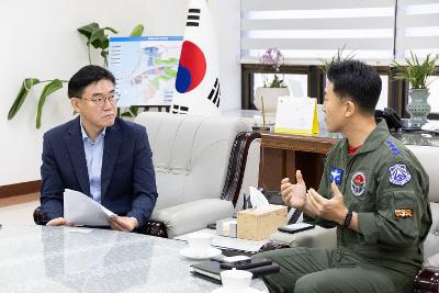 정책자문위원 위촉장 전달