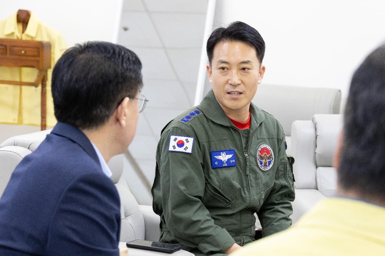 정책자문위원 위촉장 전달