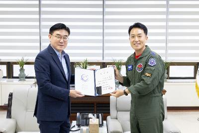 정책자문위원 위촉장 전달
