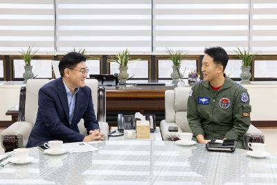 정책자문위원 위촉장 전달