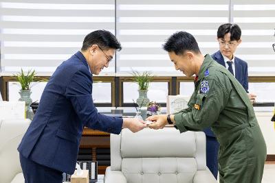 정책자문위원 위촉장 전달