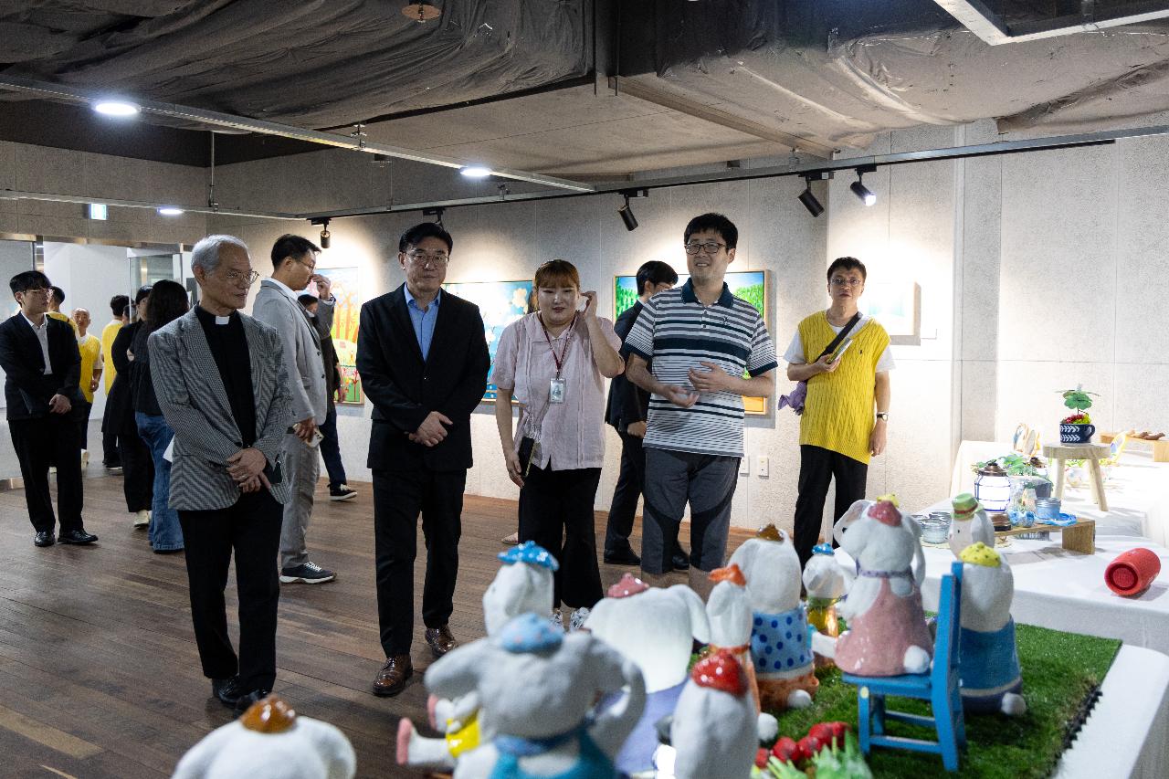 군산시 장애인기관 연합작품전시회