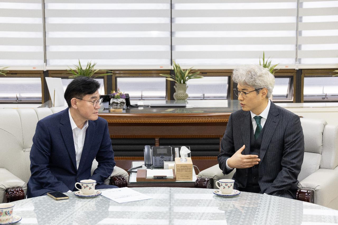 국제관계 명예 자문관 위촉증 수여식