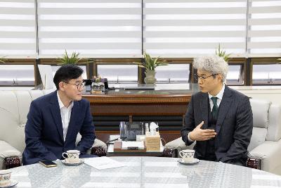 국제관계 명예 자문관 위촉증 수여식